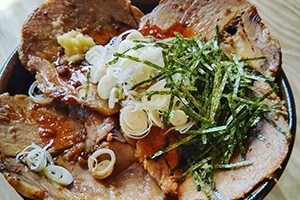 チャーシュー丼